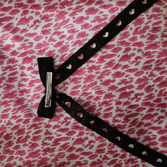 Black Clip In Ribbon - Picture 2 of 3